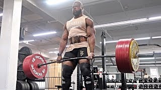 Oak Smokes 770lbs Deadlift