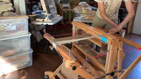 Learn to Weave #3 - Warping and threading the loom