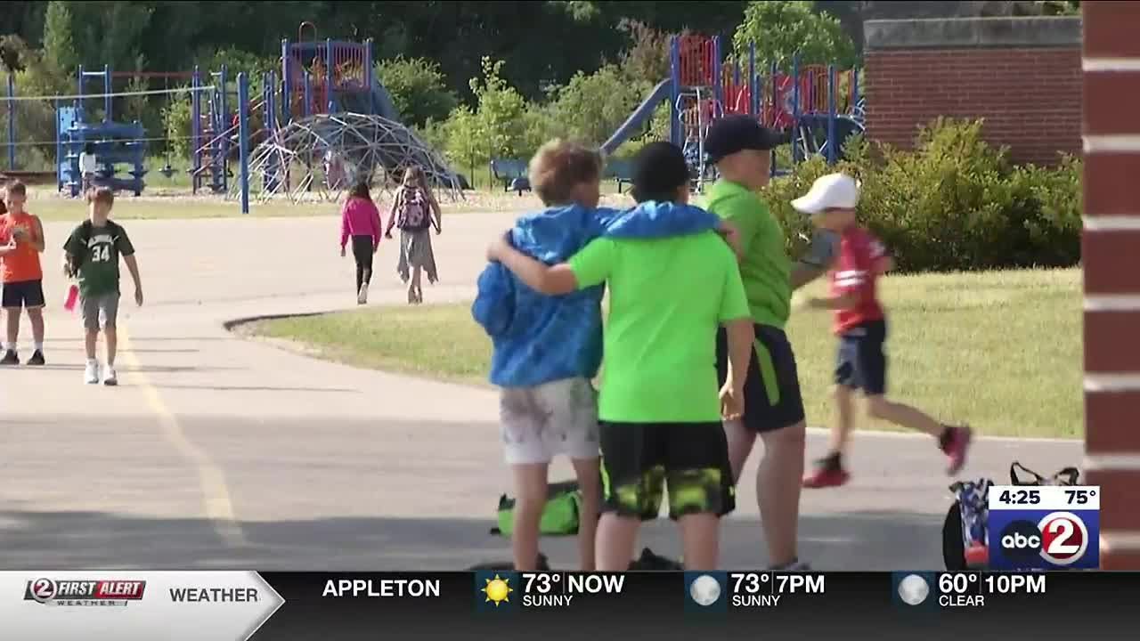 Green Bay Public Schools Celebrate Last Day Of Class YouTube green-bay-public-schools-celebrate-last-day-of-class-youtube