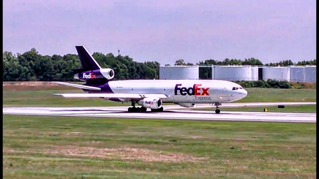 Fedex DC-10 / Takeoff from Charlotte Douglas International Airport