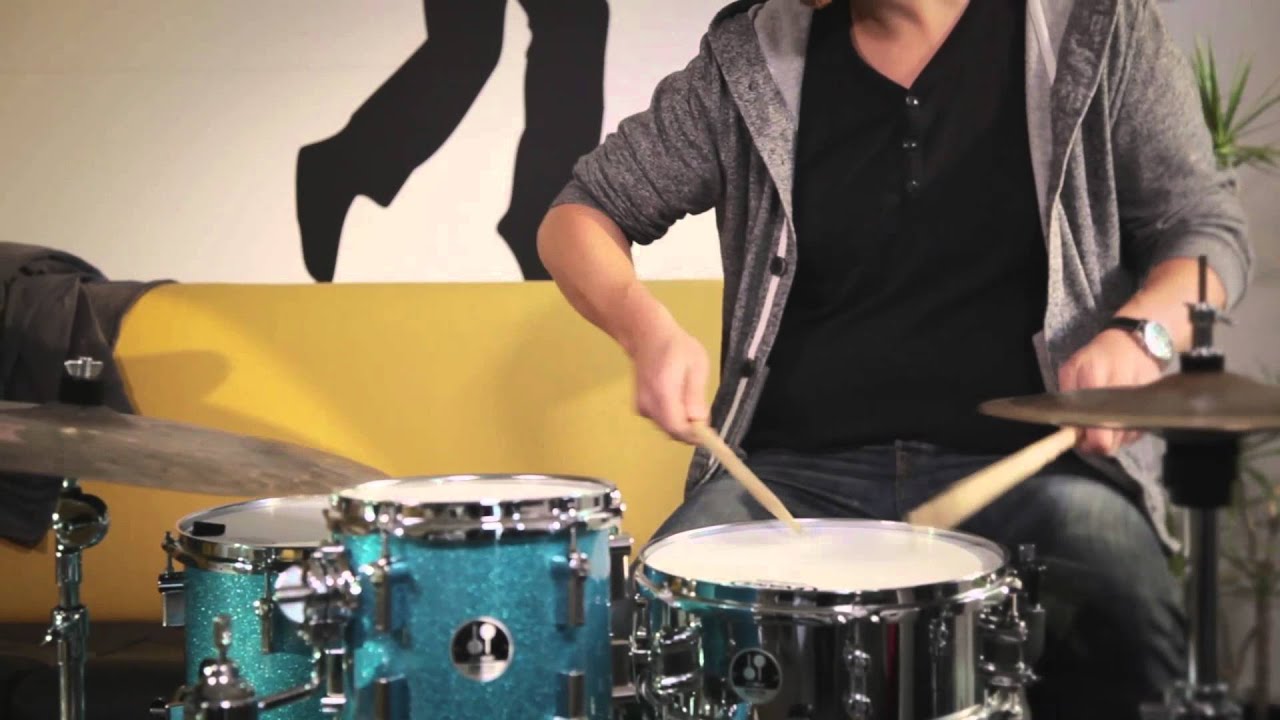 FLORIAN ALEXANDRU-ZORN: Martini Special Edition performance - YouTube
