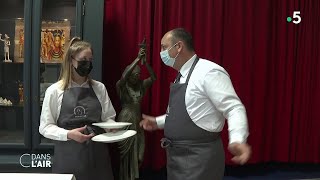 Reprise : l'hôtellerie-restauration manque de main-d'oeuvre - Reportage #cdanslair 20.05.2021