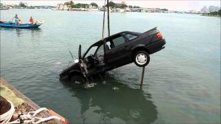 20120920 安平港轎車衝海