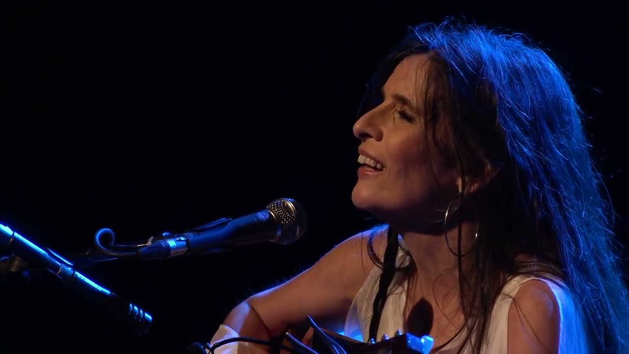 Tonada de luna llena / Débora Infante