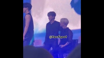 Changbin taking care of felix #changlix #felix #changbin #straykids #필창