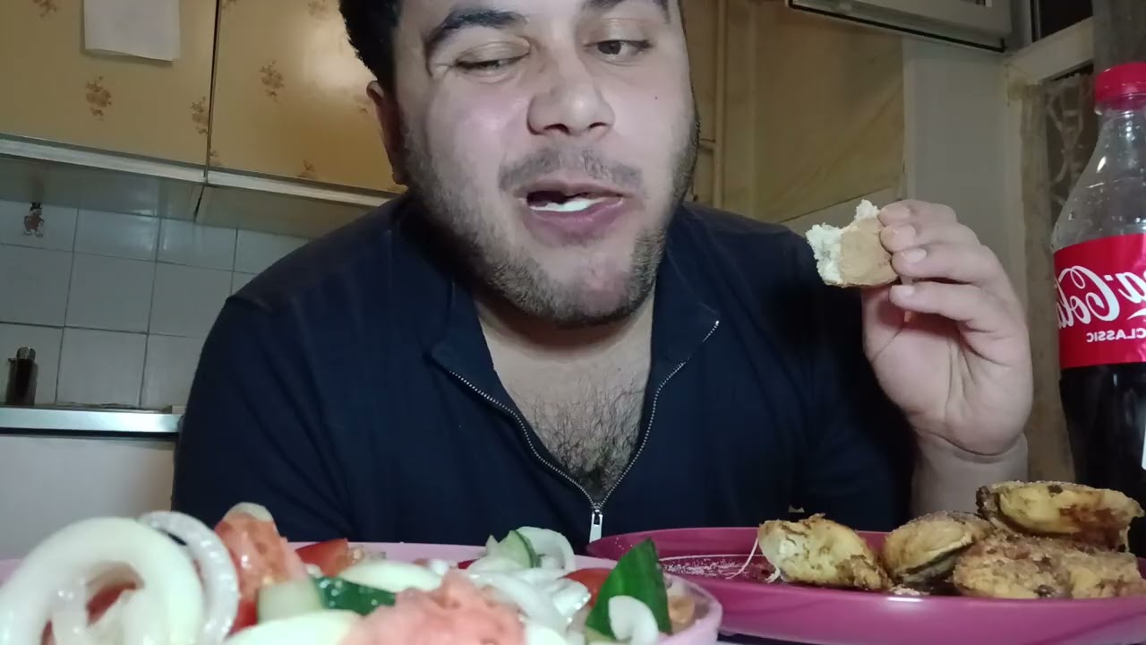 Mukbang|Мукбанг стейк из куриной грудки и Луковый салат 