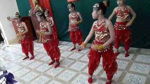 đại hội  liên đội (múa ấn độ lớp 4c)