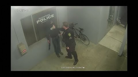 Brazen thief tries to steal bicycle in front of police station