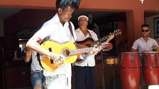 Cuba. Havana. Street guitarist. Куба. Самые лучшие уличные певцы.