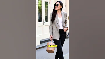 Hollywood Icons Anne Hathaway Reese Witherspoon Lead 2025 Preppy Trend 