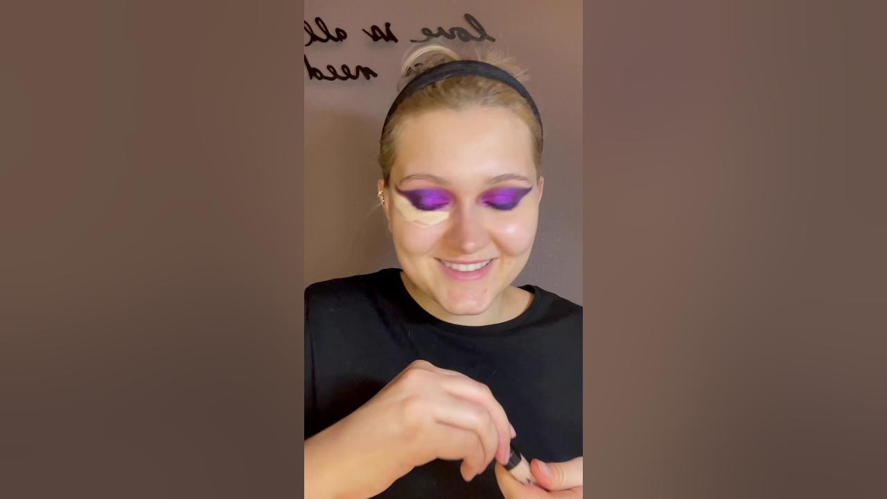 Pat mcgrath devine rose. Пэт макграт макияж. Палетка теней пэт макграт. Пэт макграт палетка. Пэт макграт (pat mcgrath).
