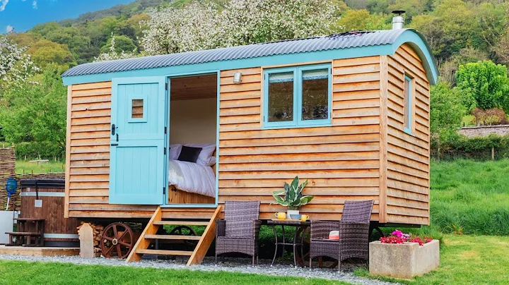 Amazing Cozy Victoria Shepherds Hut with a Wood-fi...