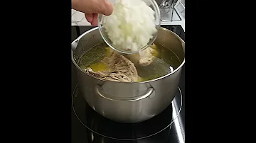 ТАК КУРИНЫЙ БУЛЬОН ВКУСНЕЕ ПОЛУЧАЕТСЯ / КУРИНЫЙ БУЛЬОН С ЯИЧНОЙ ЛАПШОЙ
