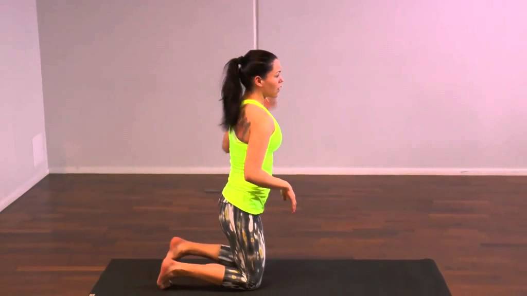 Hatha yoga mage og rygg - YouTube