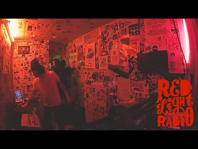 Leo Pol live at Red Light Radio (2018) class=