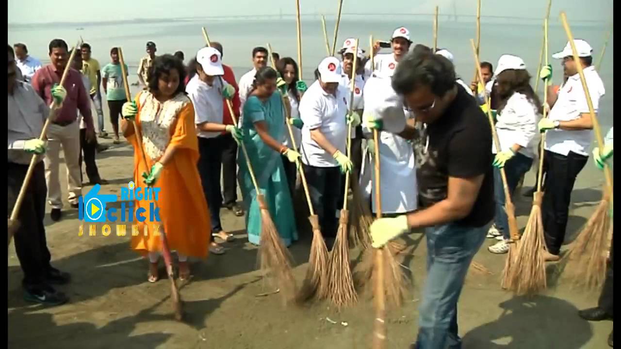 Anup Jalota pay tribute to his father on his death anniversary