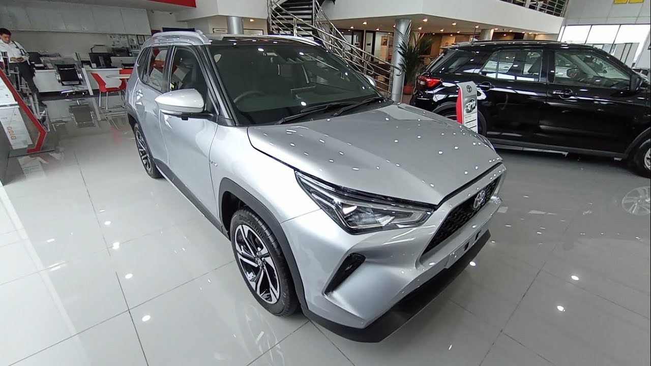 Toyota Yaris Cross HEV 1.5S eCVT Silver (AC200) walkaround (Brunei ...