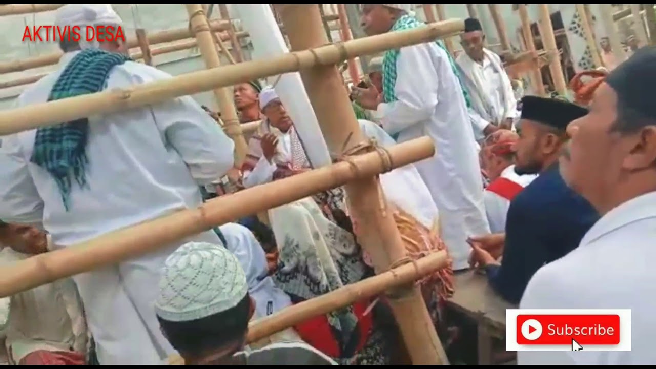 SAKRAL! KENAIKAN UJUNG MESJID DI BURU SELATAN