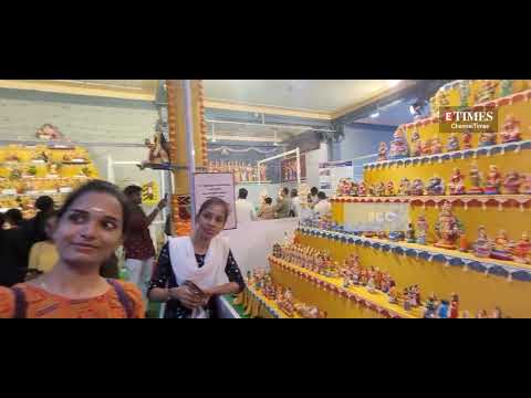 Stepping up the game! Take a look at the Golu kept at #VadapalaniMuruganKoil for the #Navratri fest!
