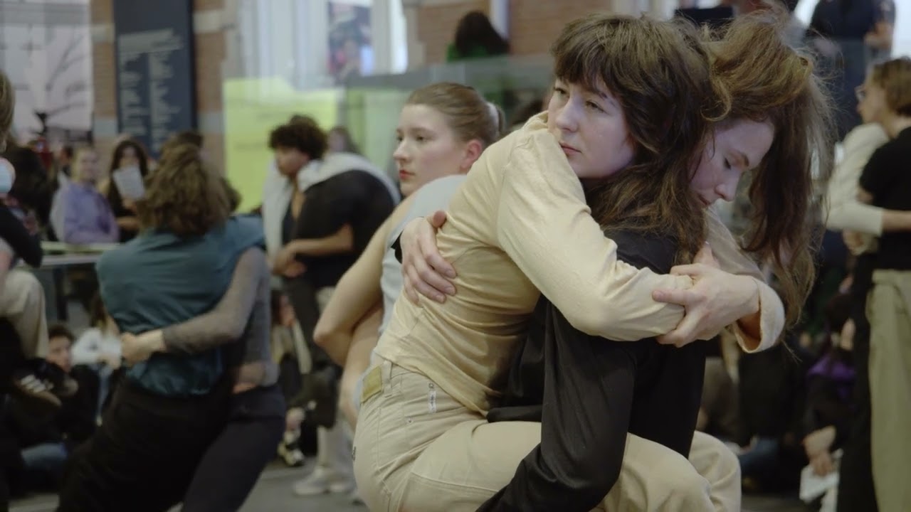 Mutual Weight by Pieke Pleijers, performed at Stedelijk Museum Amsterdam for Rietveld Uncut (2023)