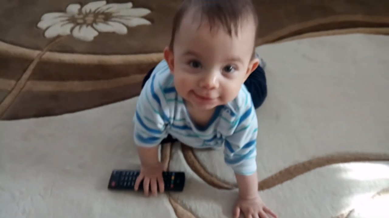 Cihad bebek ilk sürünmesi _ bebekler ne zaman surunur 170520 YouTube