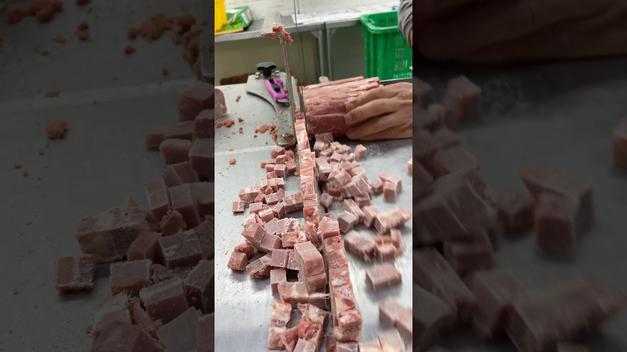 Boneless beef meat small cube cutting with cutters machine exports