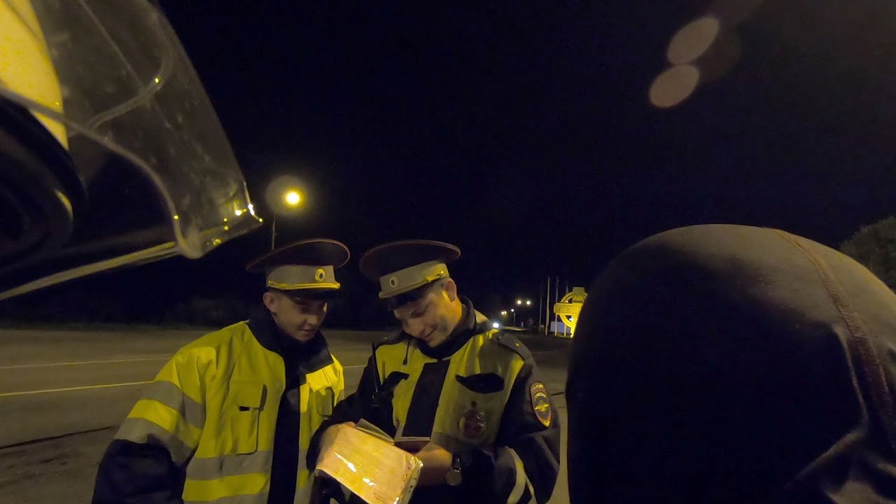 FERMATI DALLA POLIZIA RUSSA DI NOTTE - RUSSIA MOTO 2019 - episodio 12