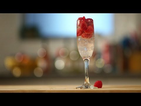 lemon-raspberry-fizz-recipe-|-champagne-cocktails-|-happiest-hour