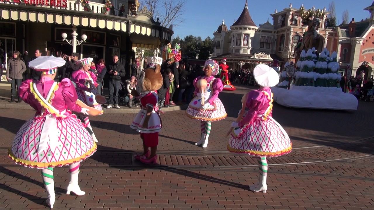 Disneyland Paris Christmas Cavalcade 2013