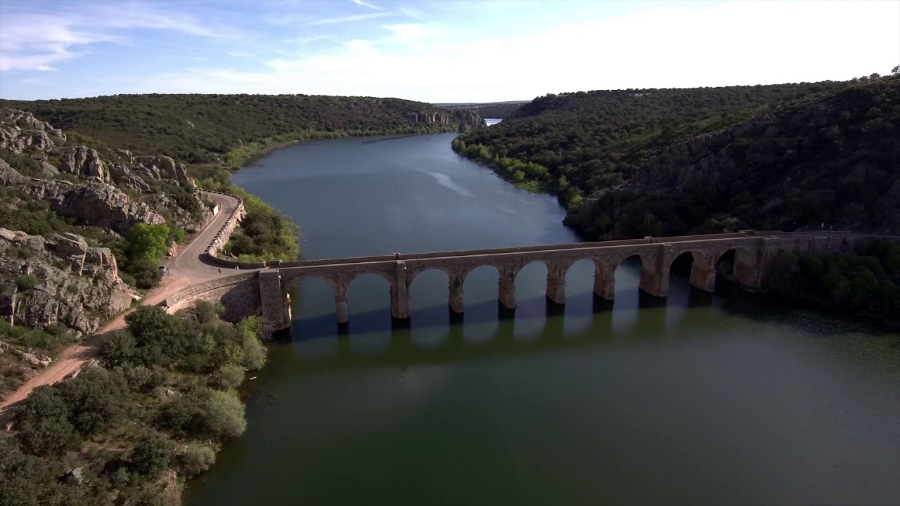 Granja De Moreruela y Puente Quintos desde el aire.