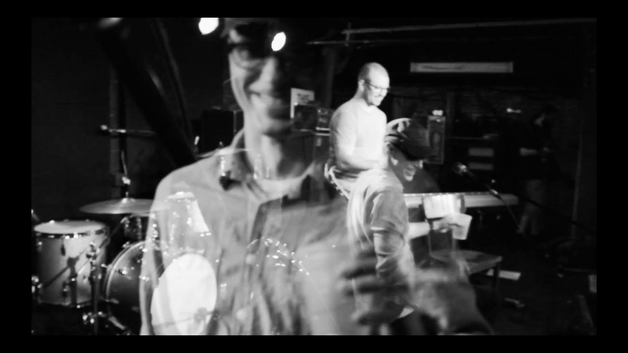 Ver "This Night" Live at the Mercury Lounge no YouTube Ver "This Night" Live at the Mercury Lounge no YouTube