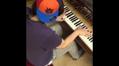 Playing 100 notes in 8 sec #shorts #piano #pianochallenge #speed #pianospeed #fastmusic #crazypiano