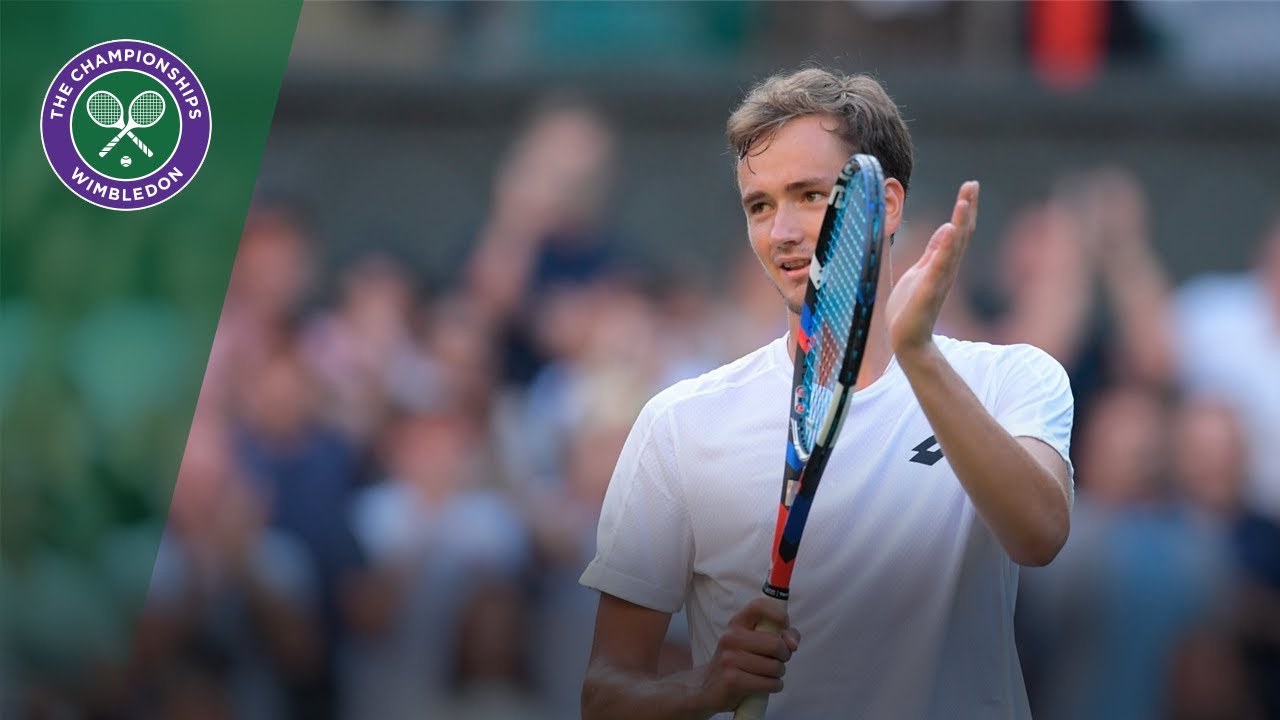Stan Wawrinka upset by Daniil Medvedev in Wimbledon opener