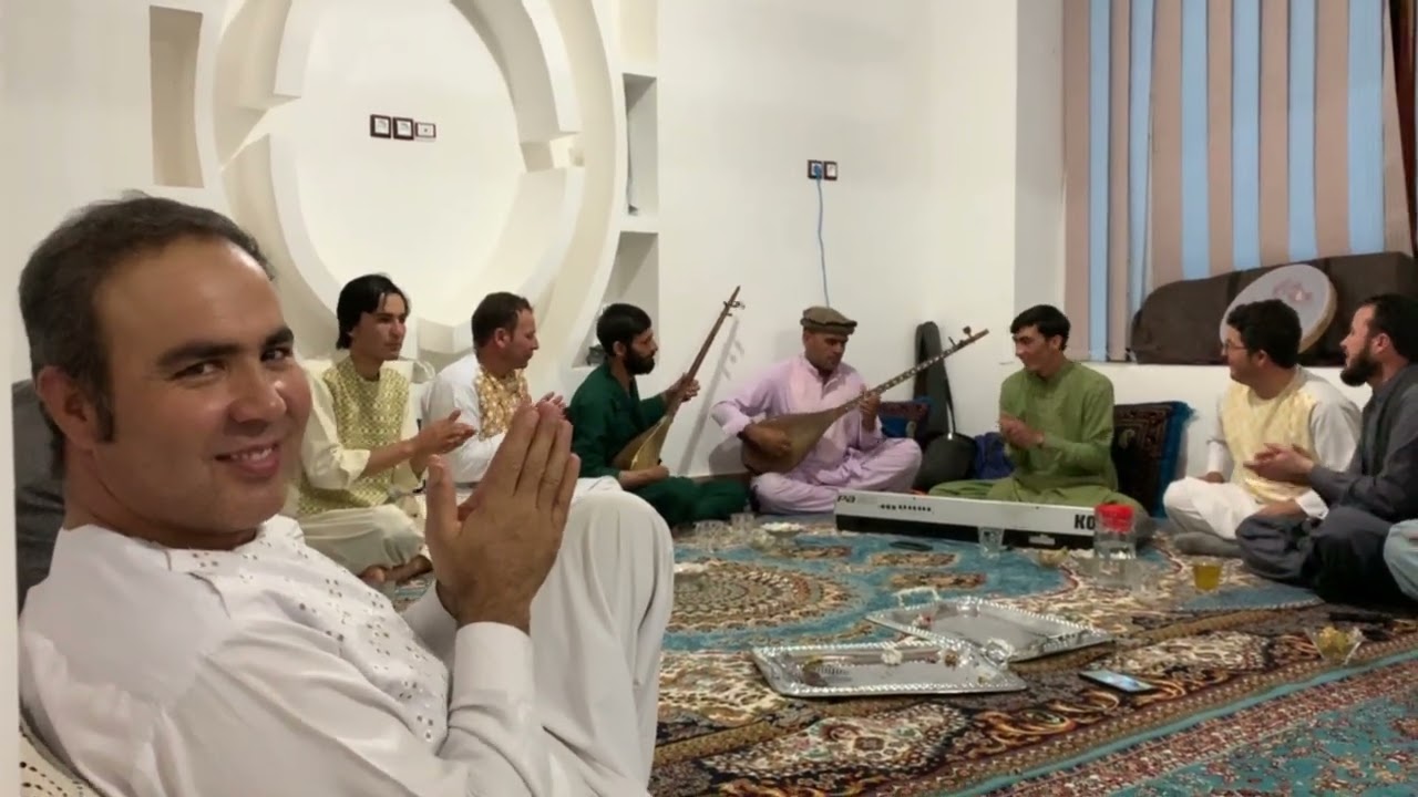 سیب دست تو را مایم گلم گروه موسیقی محلی غوری تقدیم میکند لایک و سبیسکرایب کنید دوستان و هموطنان عزیز