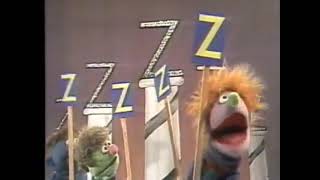 Sesamstraße - Zig-Zag-Tanz
Sourced from a 1984 episode: https://www.youtube.com/watch?v=tjGBlMxrYpY
If this ep gets deleted Ill add it to my Google Drive folder: https://drive.google.com/drive/folders/165ttd3CRX8Xd4oMa-TrhOhvn8KEJ9M3P Sesamstraße - Zig-Zag-Tanz