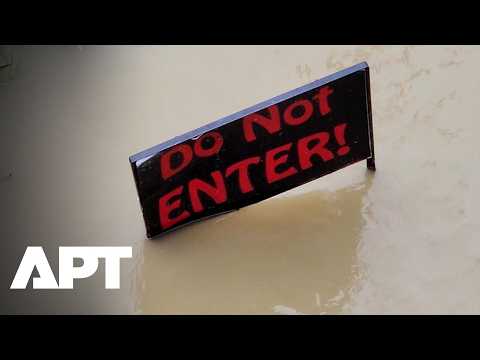 Torrential Rain Turns Dallas-Fort Worth Roads Into Rivers, Motorists Left Stranded | APT