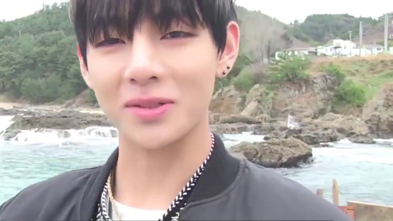 Taehyung - Love me like you do