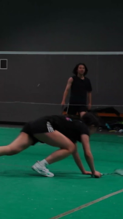 Badminton 1v1 for hotpot... #shorts