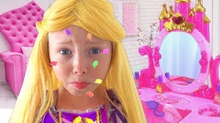 Alice Pretend Princess Rapunzel \& teaches children how to behave