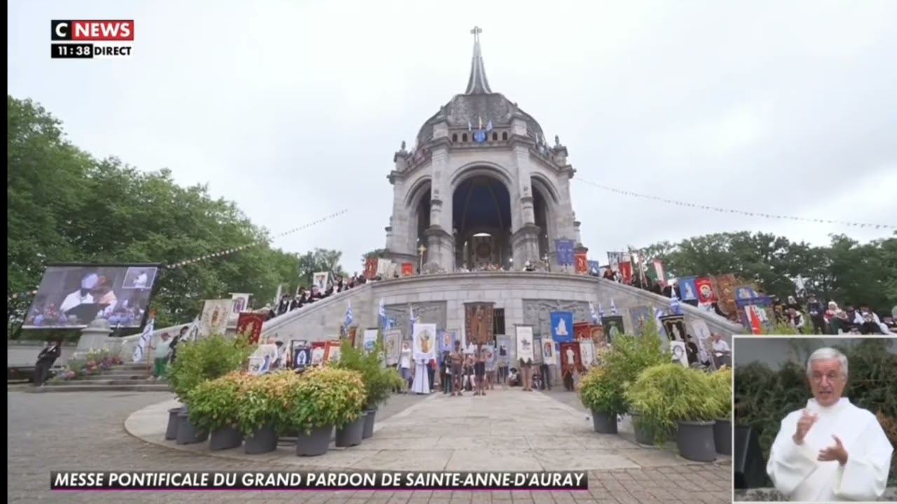 Card. Sarah, envoyé du Pape à Ste Anne d'Auray