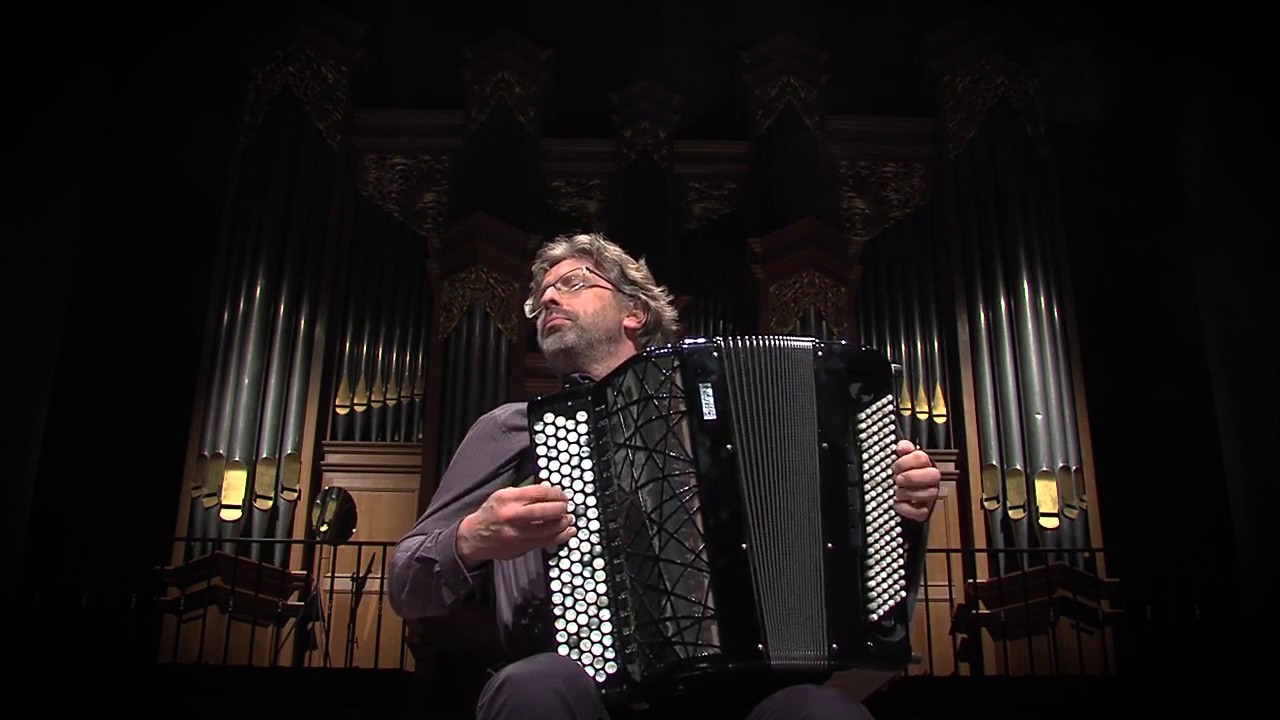 Improvisation on the Bach's prelude in c minor BWV 847 on accordion
