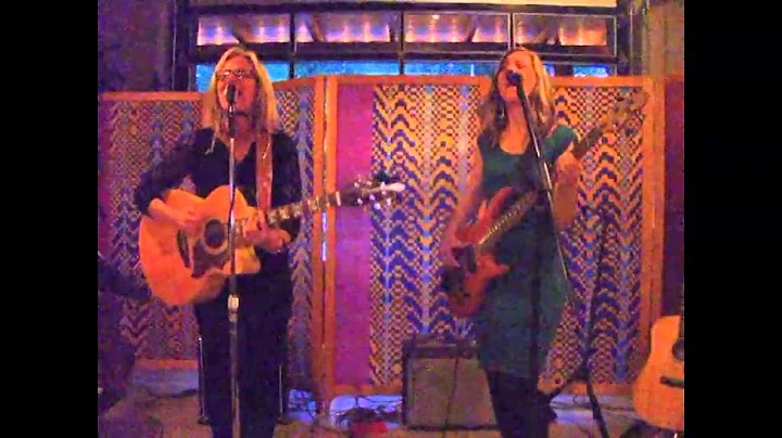 Tracy Riley performs - Wild Women Don't Get The Bl...