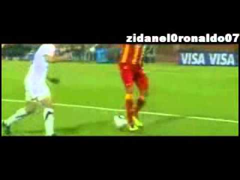 cristiano ronaldo vs lionel messi Football skills Battle !!!New!!! 2010//2011 quaresma villa messi ronaldo xavi guti raul benzema CR9 new skills 2011 exclusi...