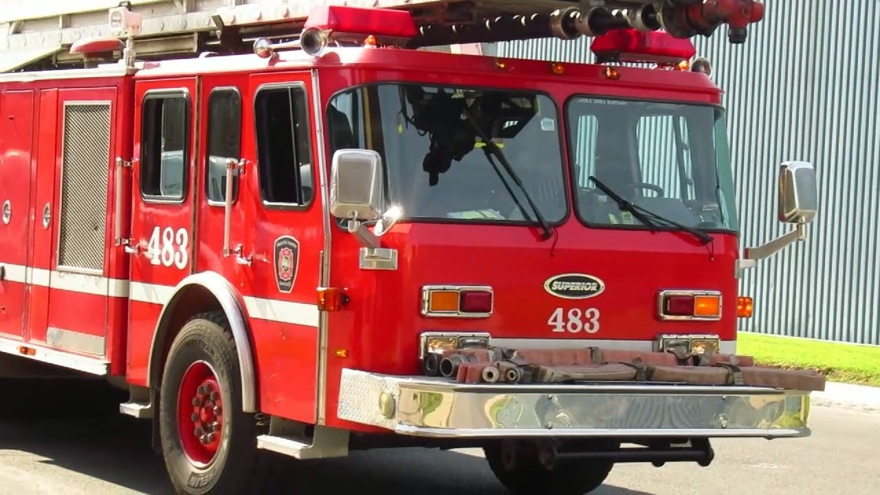 SPOTTED 1993 MONTREAL SUPERIOR E-ONE FIRE TRUCK IN HOCHELAGA 7-25