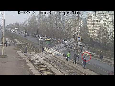 В Днепре на Донецком шоссе Opel сбил девушку прямо на пешеходном переходе