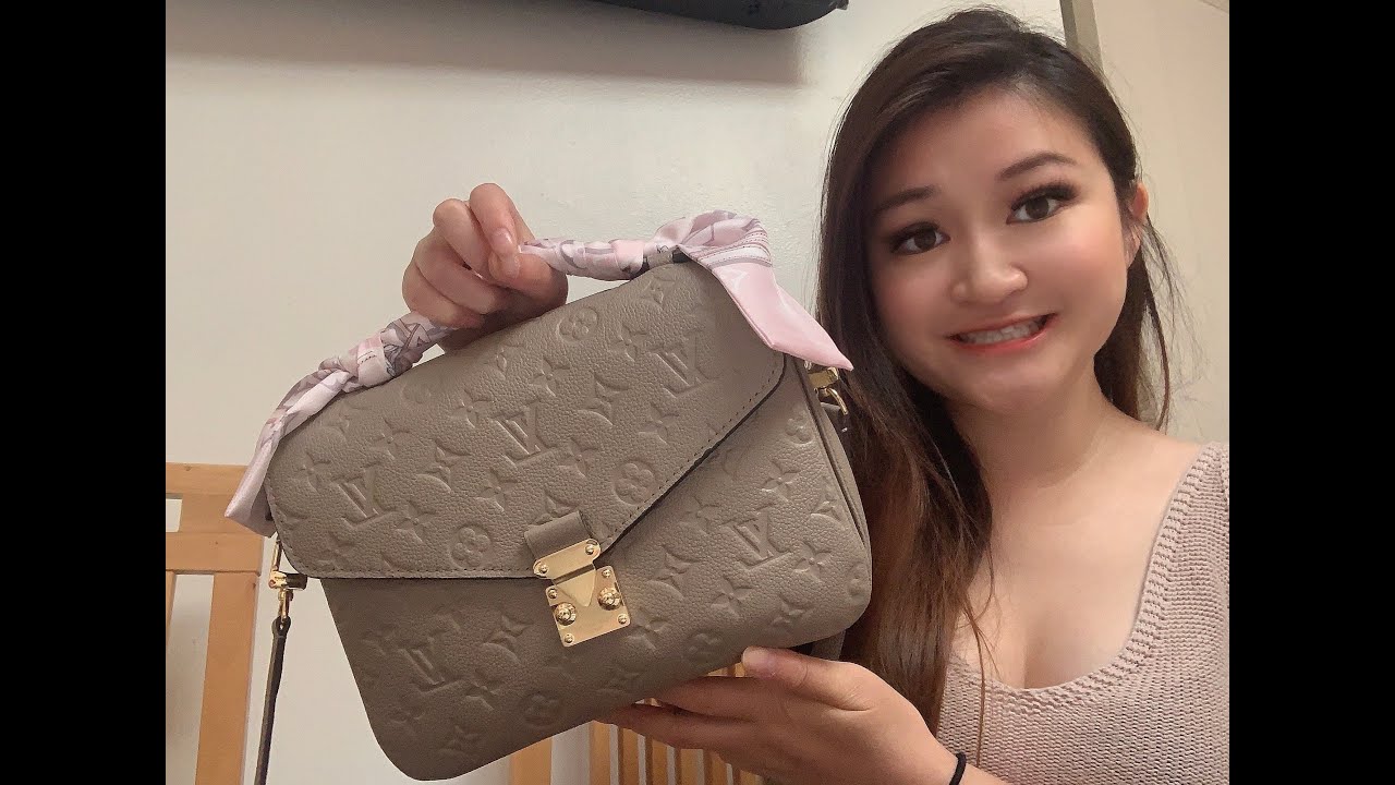 Louis Vuitton Pochette Métis Empreinte Tourterelle + Whats In My Bag - YouTube