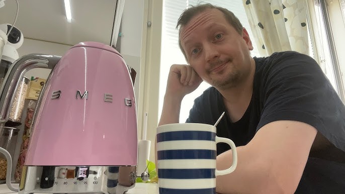 Smeg Mini Kettle Pink