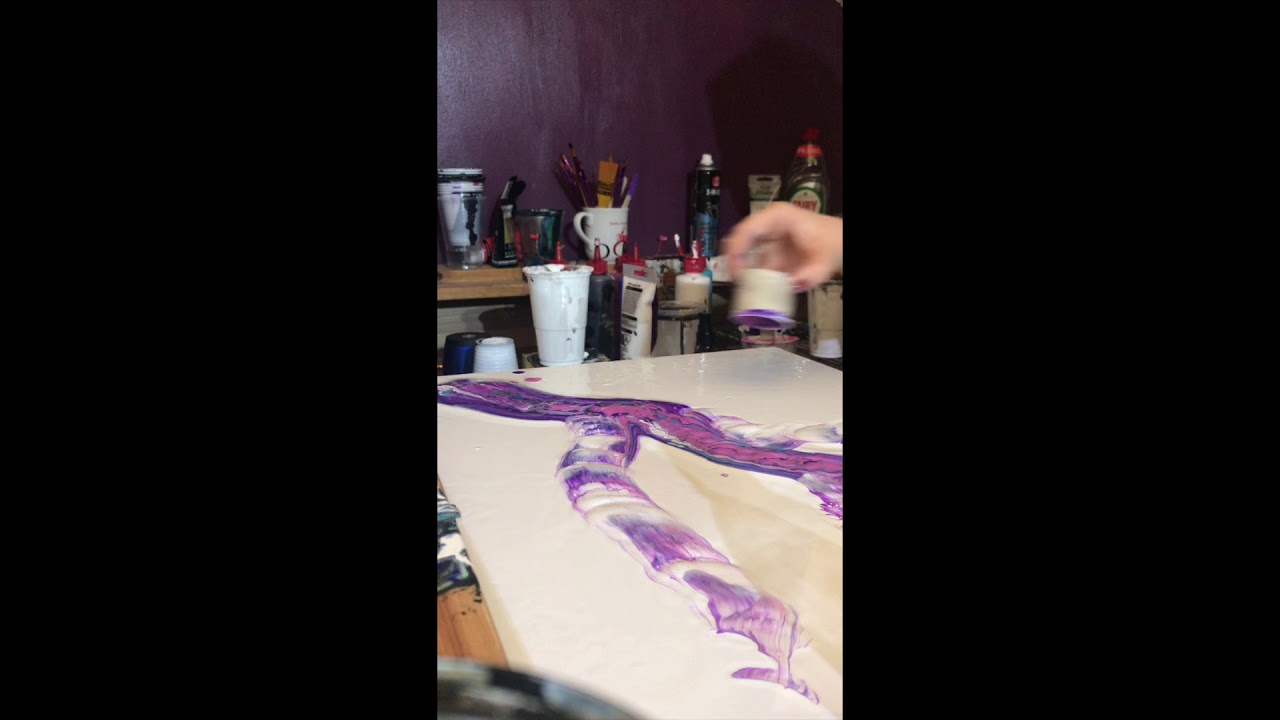 Negative space acrylic pour toilet roll tube - YouTube