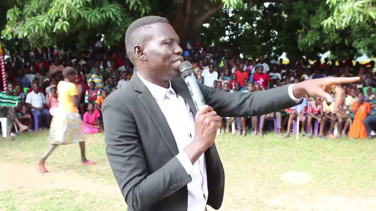 Francis angiro iboyan Hits serere district with a massive stage performance
