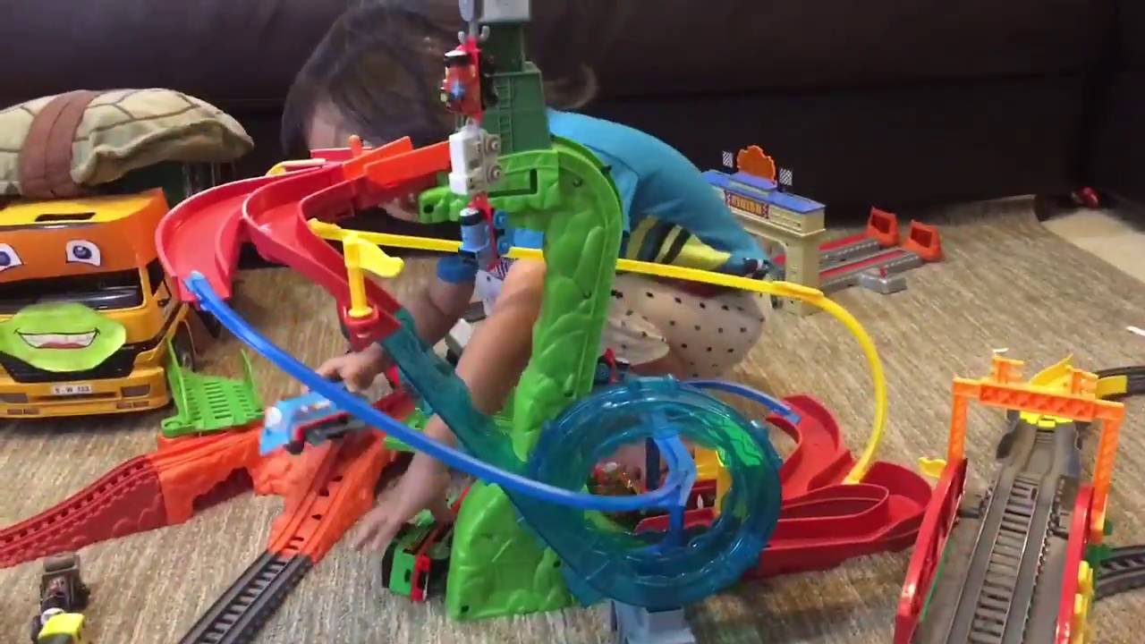 mini thomas train track